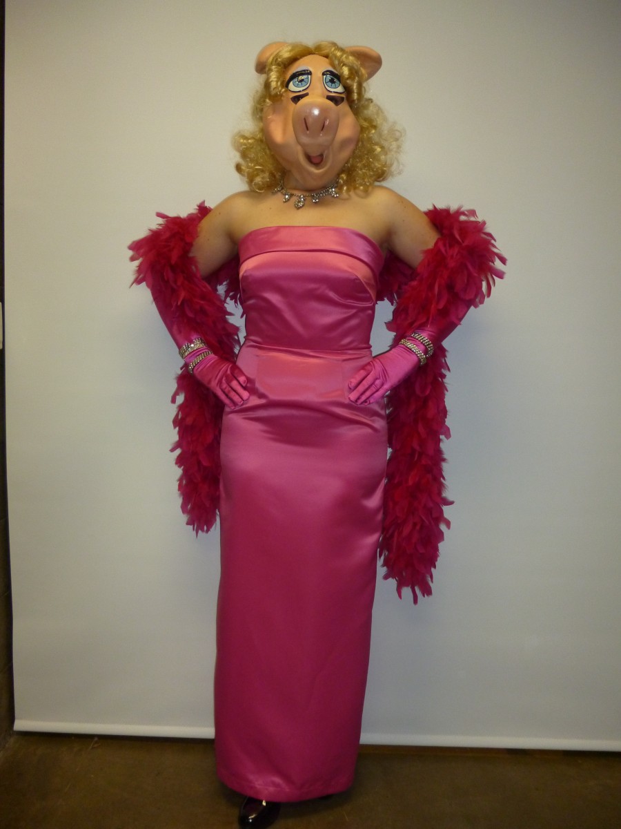 Miss Piggy Costume Adults.